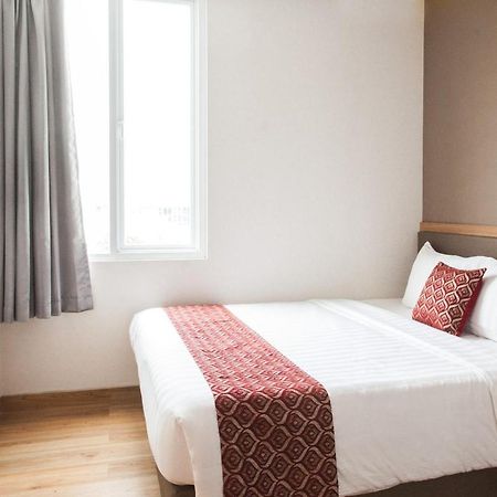 Grand Caman Hotel Bekasi Eksteriør billede