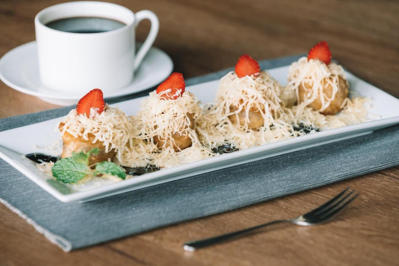 Grand Caman Hotel Bekasi Eksteriør billede
