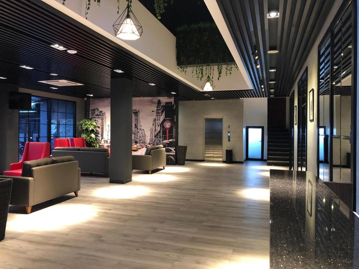Grand Caman Hotel Bekasi Eksteriør billede